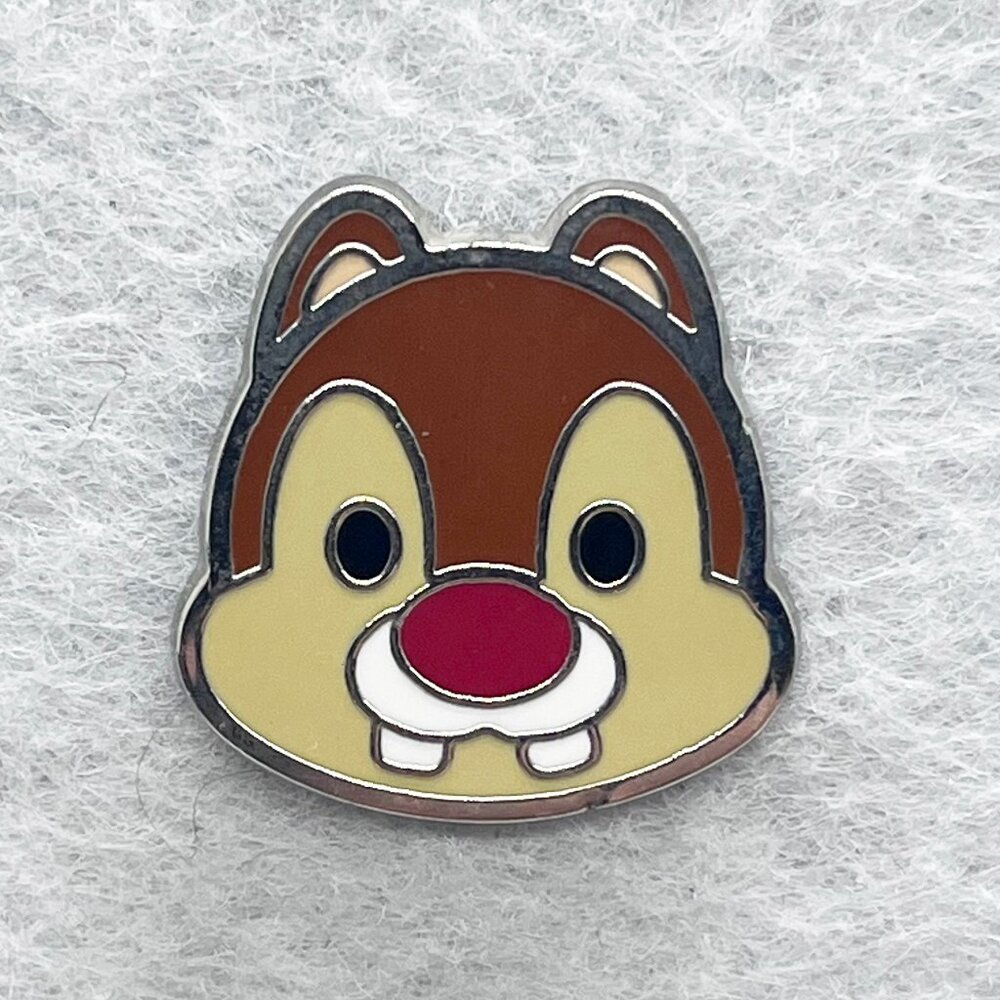 🔮 5/$25 Disney Cute Characters Chip‎ 'n' Dale Pin